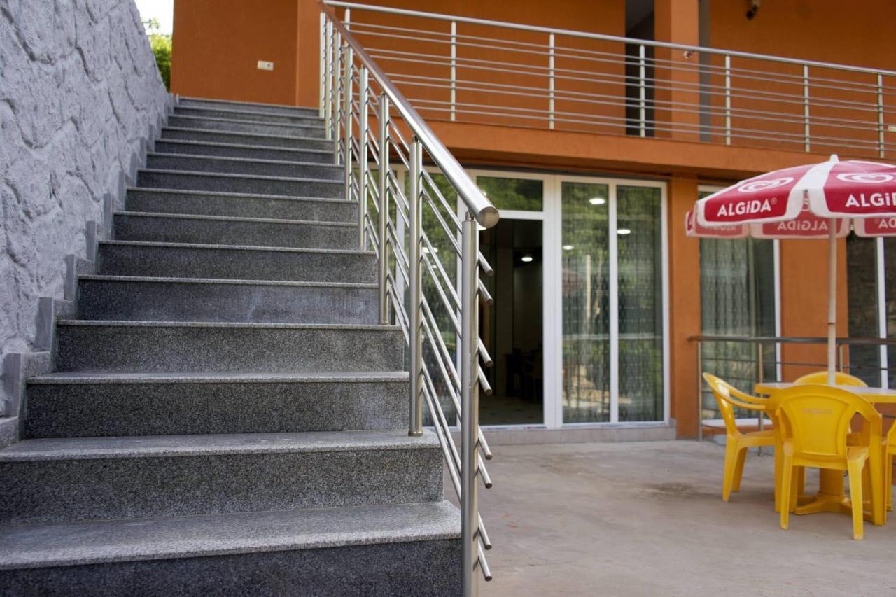 Nira Hotel Gonio Exterior photo