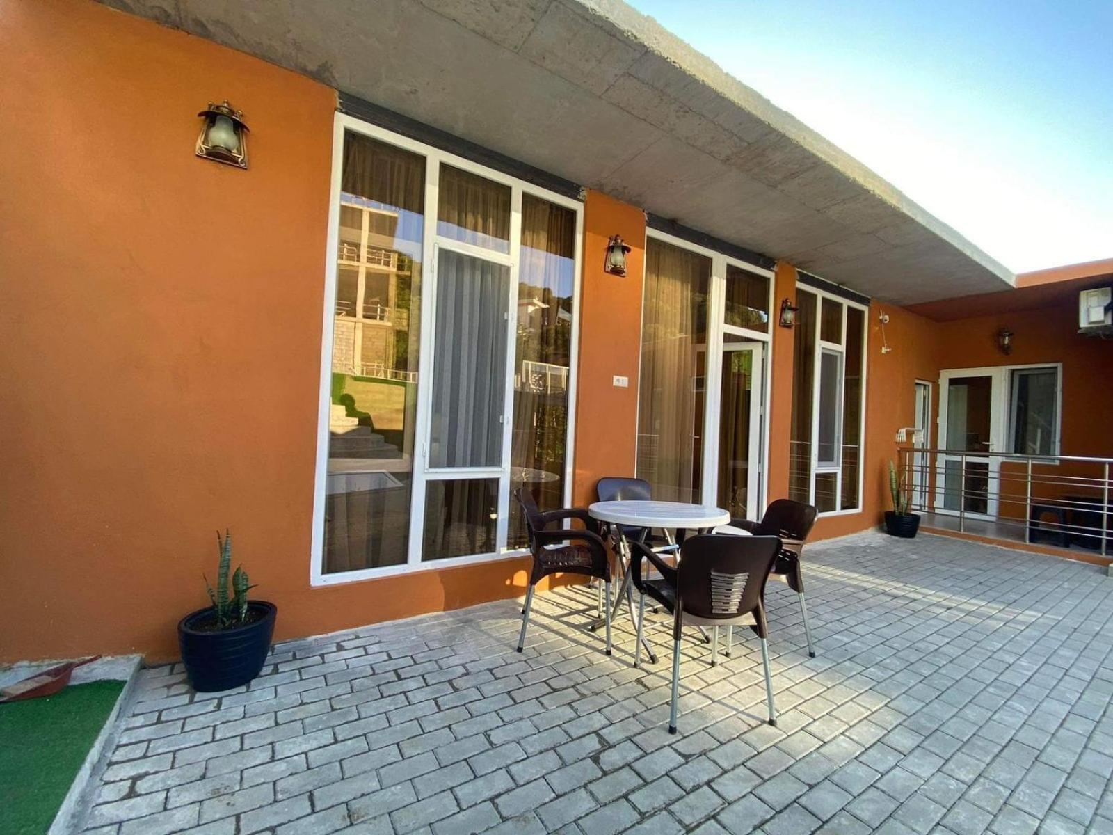Nira Hotel Gonio Exterior photo